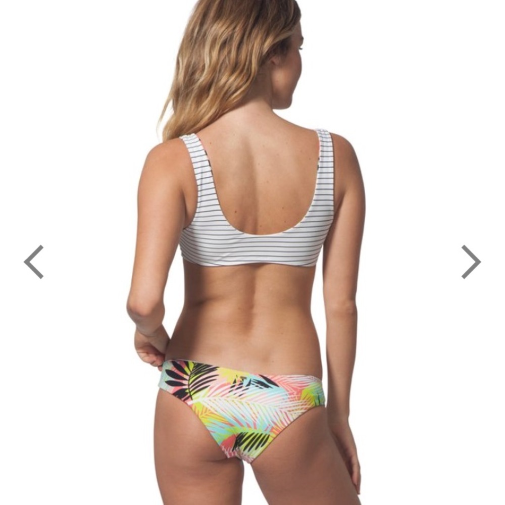 Reversible bottoms, and printed top